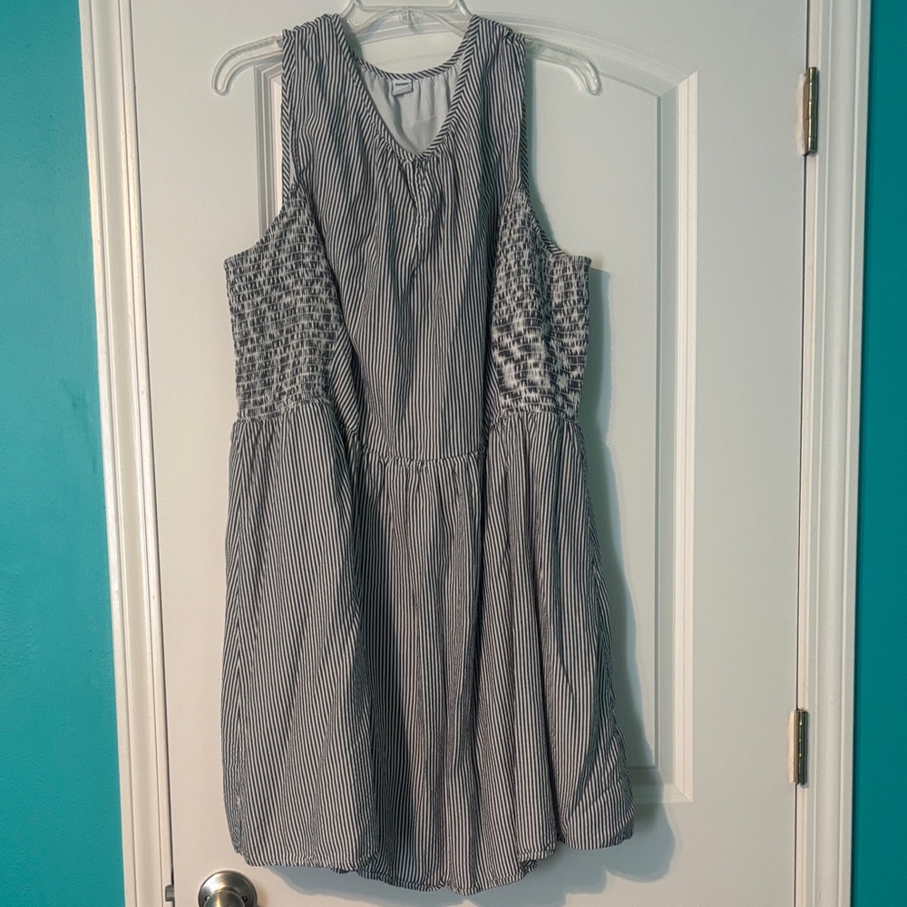 Old Navy Striped Sleeveless Flattering Summer Beach Dress